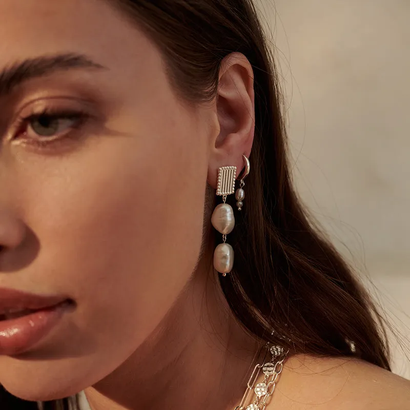 APHRODITE GODDESS HANGING PEARL EARRINGS