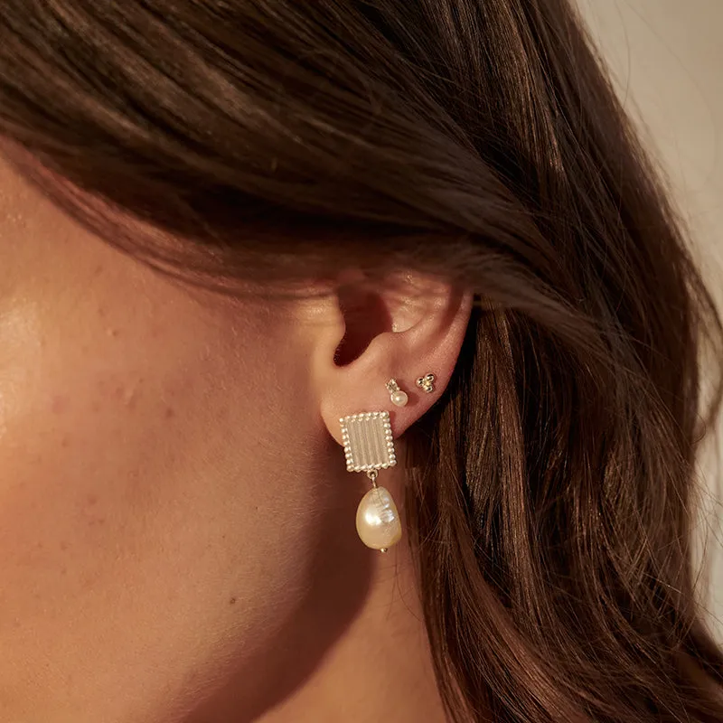 APHRODITE GODDESS SMALL PEARL EARRINGS