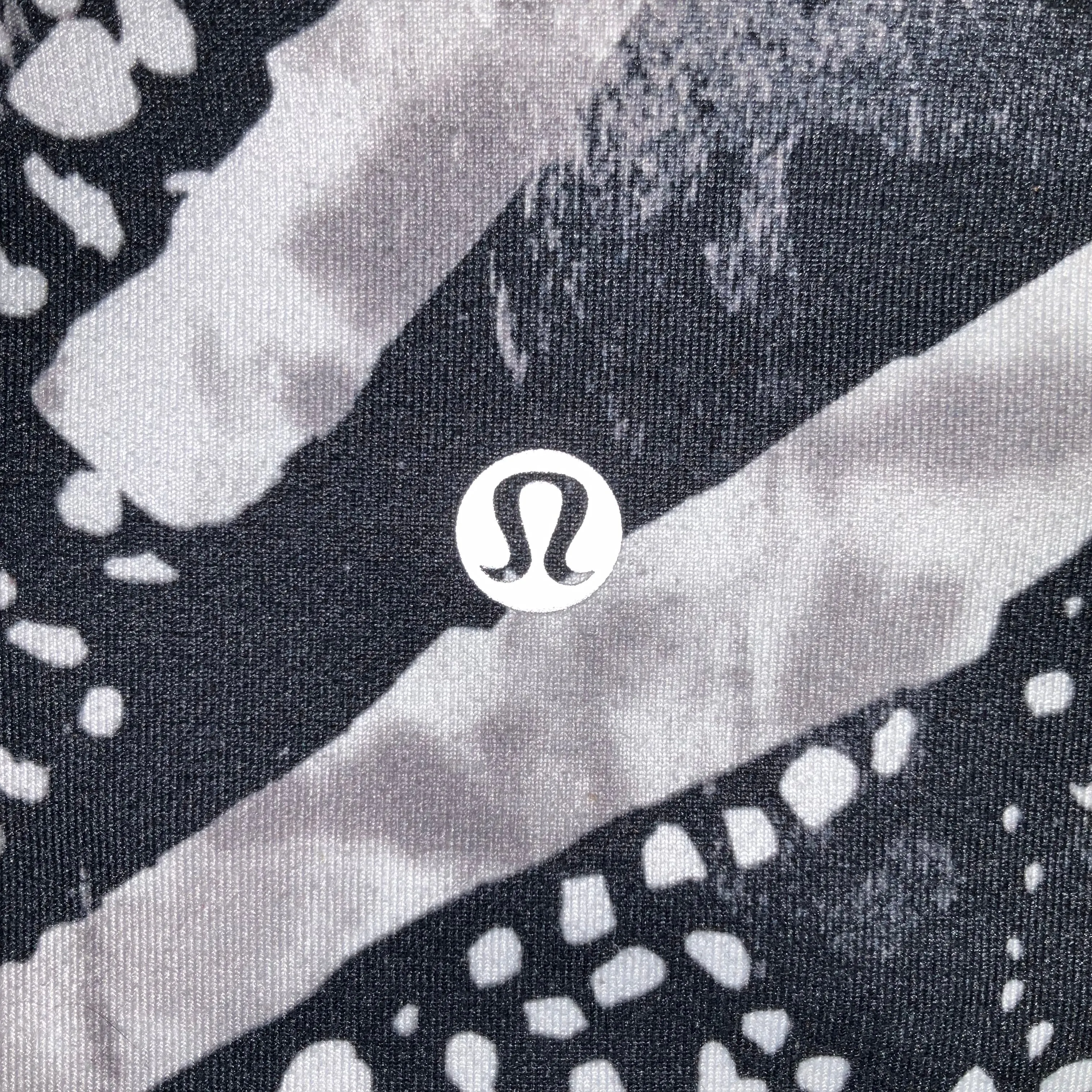 Athletic Leggings By Lululemon In Black & White, Size: 6