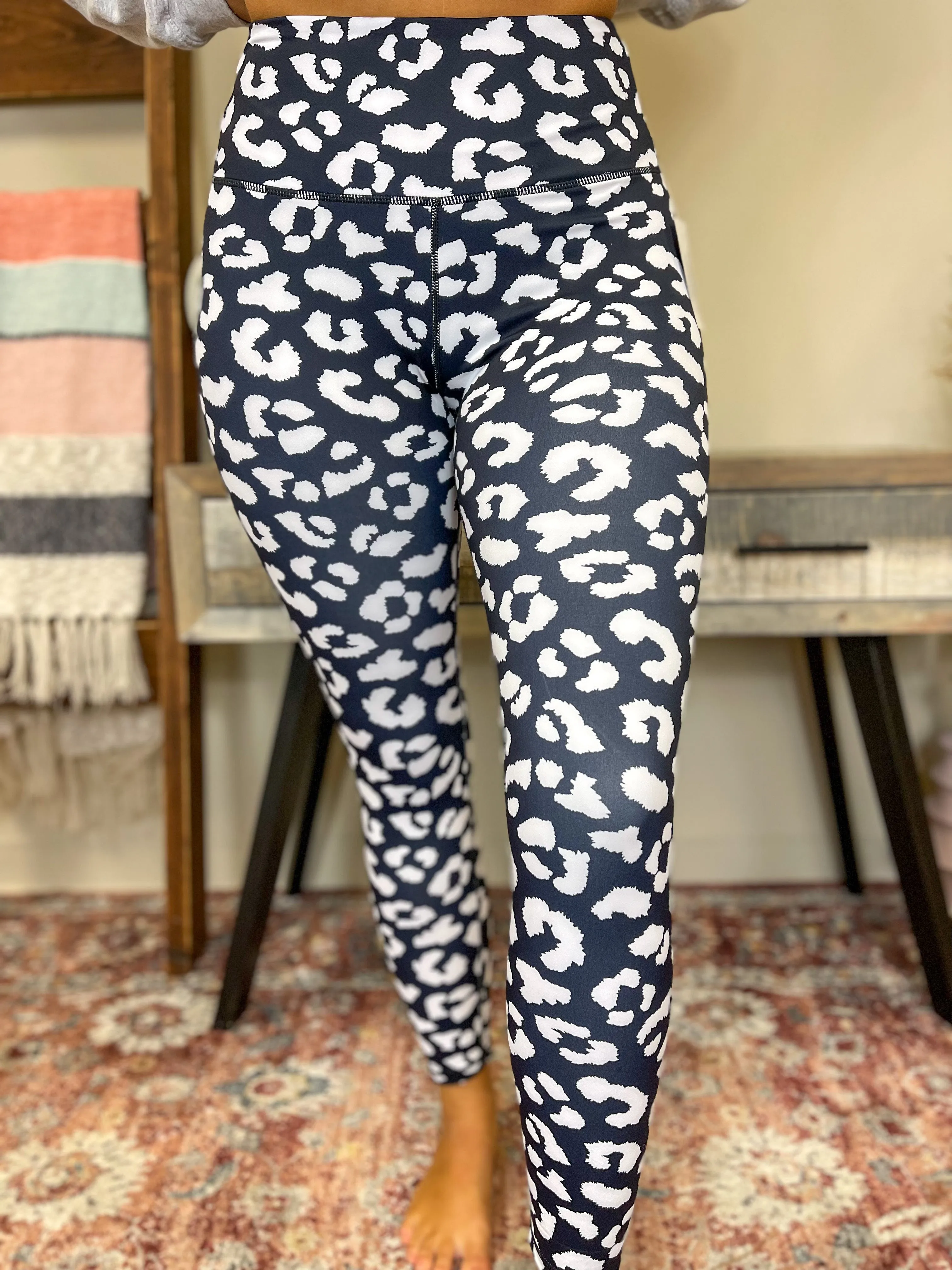 Black & White Leopard Leggings