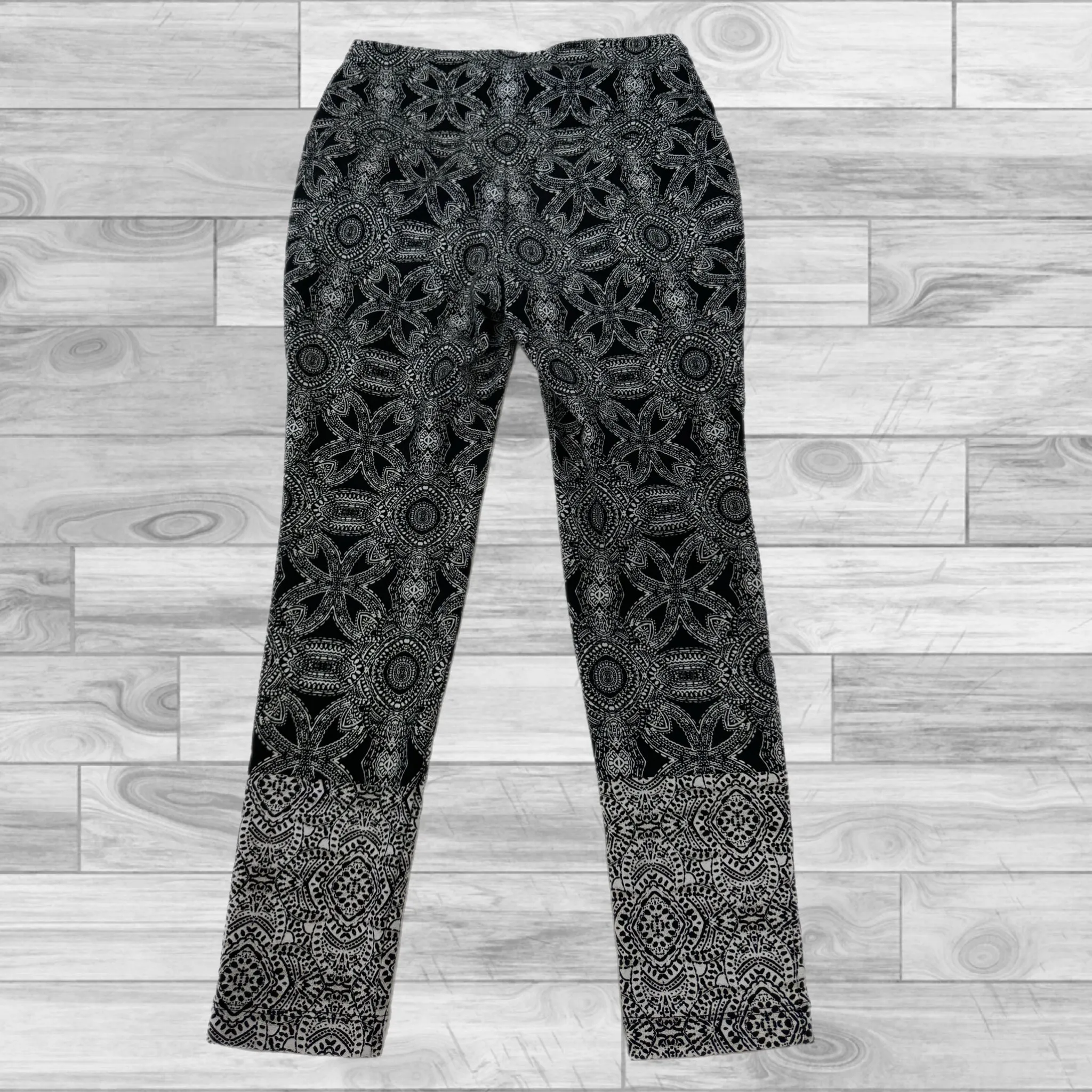 Black & White Pants Leggings Chicos, Size 0 (small)