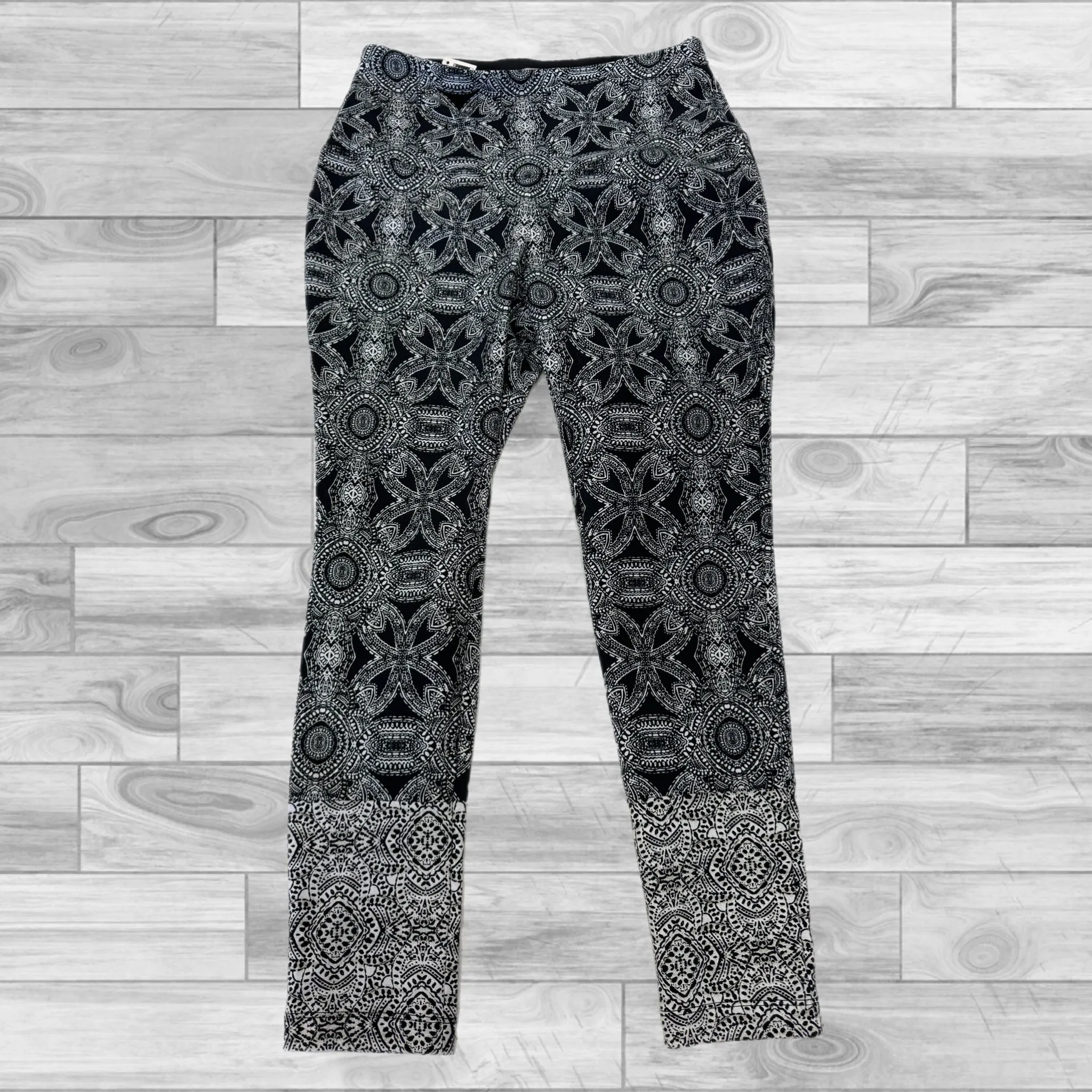 Black & White Pants Leggings Chicos, Size 0 (small)