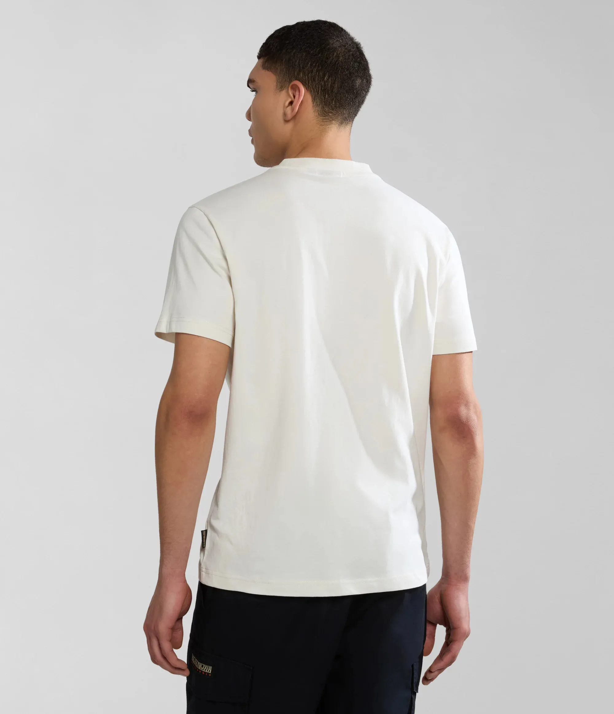 Napapijri Men&#x27;s Iaato Short Sleeve T-Shirt White Whisper | Buy Napapijri Men&#x27;s Iaato Short Sleeve T-Shirt White Whisper here | Outnorth